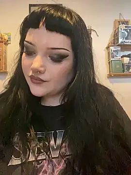 Gothicsiren online show from 02.17.25