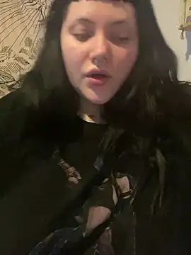 Gothicsiren online show from 02.20.25