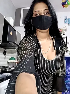 Snapshot of Best-Couple chatting on 02.01.26 Best-Couple online show from 02.01.26