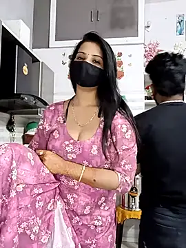 Snapshot of Best-Couple chatting on 02.14.26 Best-Couple online show from 02.14.26