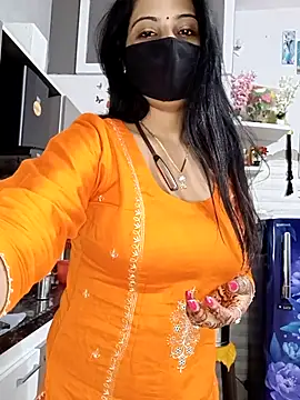 Snapshot of Best-Couple chatting on 02.17.26 Best-Couple online show from 02.17.26