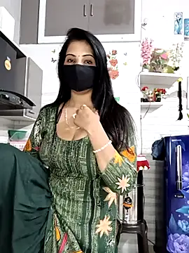 Snapshot of Best-Couple chatting on 03.02.26 Best-Couple online show from 03.02.26