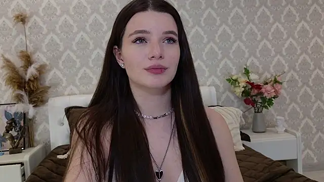 Nellie Medina online show from 01.17.25