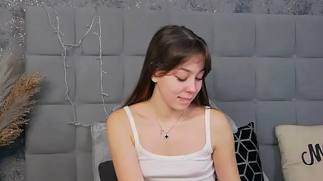 Snapshot of TheEmma chatting on 01.13.25 TheEmma online show from 01.13.25