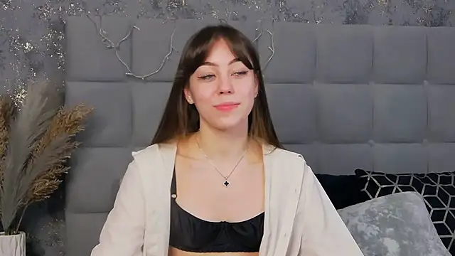 Snapshot of TheEmma chatting on 01.18.25 TheEmma online show from 01.18.25