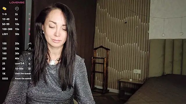 Monica Weiss online show from 04.25.26