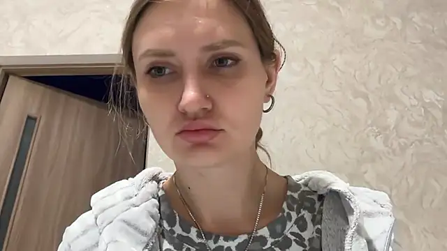 Snapshot of florianikaa chatting on 10.16.25 florianikaa online show from 10.16.25