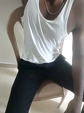 Snapshot of hot_boy_dic chatting on 02.15.25 hot boy dic online show from 02.15.25