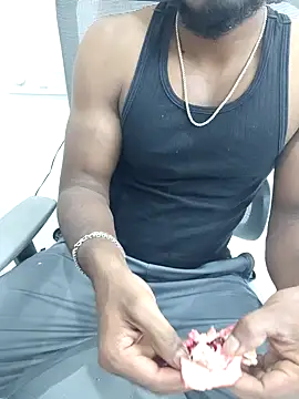 Snapshot of hot_boy_dic chatting on 11.19.25 hot boy dic online show from 11.19.25