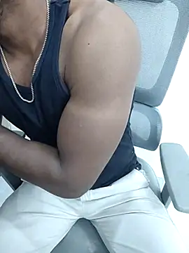 Snapshot of hot_boy_dic chatting on 12.14.25 hot boy dic online show from 12.14.25