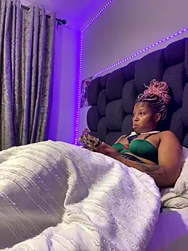 Thando04 online show from 11.14.25