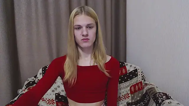 Snapshot of blaire__18 chatting on 12.31.24 blaire 18 online show from 12.31.24