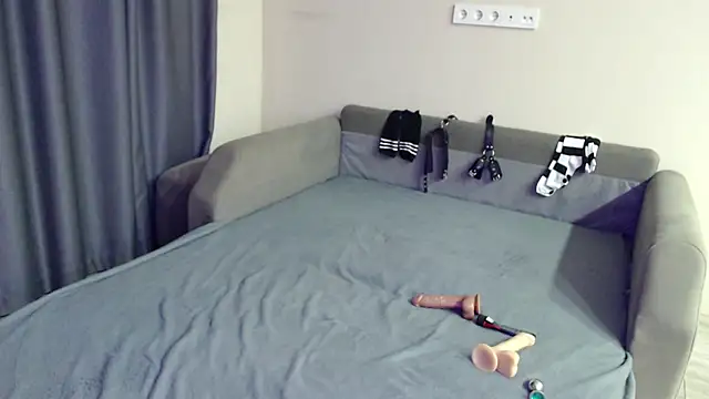 Snapshot of blaire__18 chatting on 02.16.25 blaire 18 online show from 02.16.25