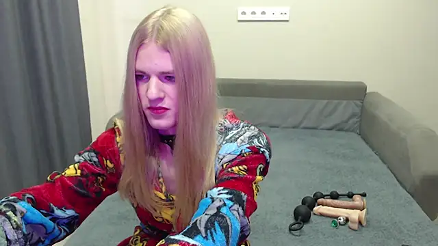 Snapshot of blaire__18 chatting on 02.25.25 blaire 18 online show from 02.25.25