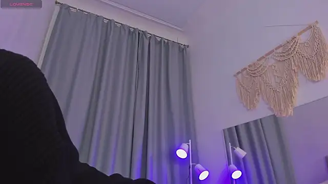 Snapshot of Iris_Pastels chatting on 02.28.25 Iris Pastels online show from 02.28.25