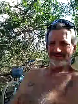 Snapshot of Cloudin_around chatting on 02.06.25 Cloudin around online show from 02.06.25