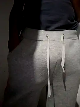 Snapshot of MKbesxxx chatting on 03.04.25 MKbesxxx online show from 03.04.25