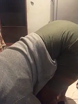 Snapshot of MKbesxxx chatting on 10.30.25 MKbesxxx online show from 10.30.25