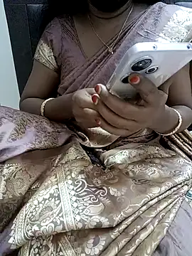 Snapshot of Tamil_Vishalini chatting on 01.25.25 Tamil Vishalini online show from 01.25.25