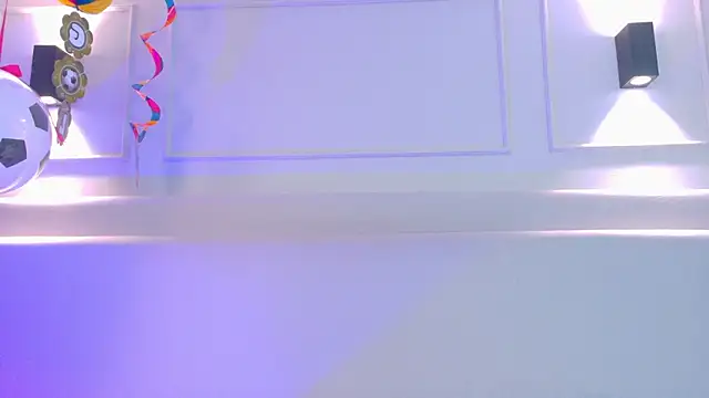 NaomiKlarc online show from 07.02.26
