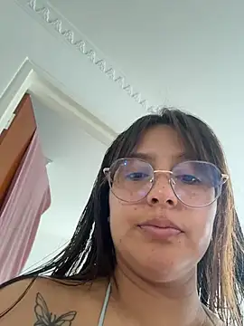 Snapshot of Gretta_Hot chatting on 10.30.25 Gretta Hot online show from 10.30.25