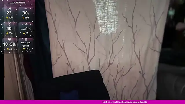 Snapshot of mamifresita chatting on 04.21.26 mamifresita online show from 04.21.26