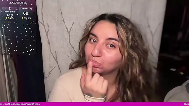 Snapshot of mamifresita chatting on 04.26.26 mamifresita online show from 04.26.26