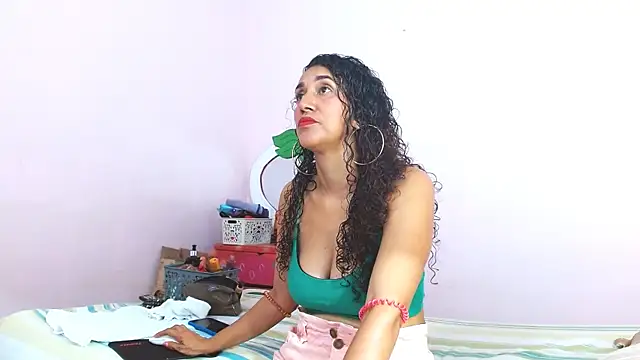 latinabueno41 online show from 01.17.25