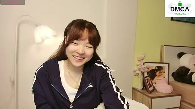 Snapshot of Chenjing0 chatting on 02.16.25 Chenjing0 online show from 02.16.25