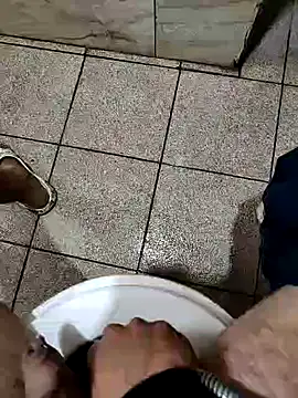 Snapshot of dreamers_dick chatting on 01.14.25 dreamers dick online show from 01.14.25