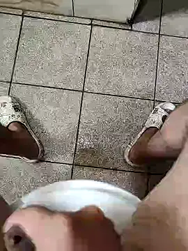 Snapshot of dreamers_dick chatting on 01.15.25 dreamers dick online show from 01.15.25