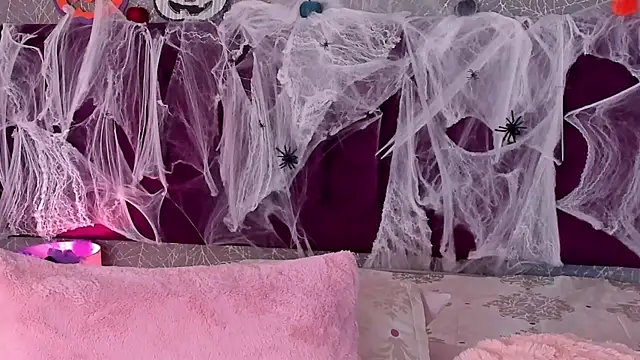 Snapshot of LiaCathaleya chatting on 10.19.25 LiaCathaleya online show from 10.19.25