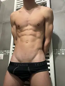 EmanuelMCL online show from 01.05.25