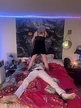 Snapshot of damselaintstressn chatting on 10.07.25 damselaintstressn online show from 10.07.25