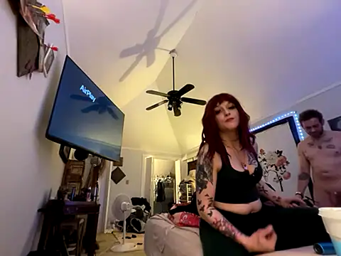 Snapshot of damselaintstressn chatting on 11.07.25 damselaintstressn online show from 11.07.25