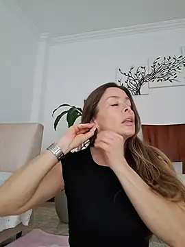 karina warthon online show from 02.13.26