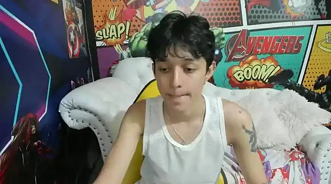 Snapshot of jisuscat chatting on 01.08.25 jisuscat online show from 01.08.25