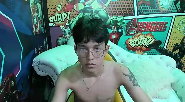 Snapshot of jisuscat chatting on 01.19.25 jisuscat online show from 01.19.25