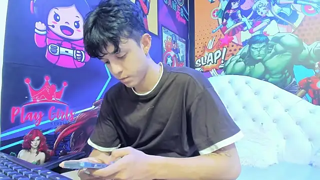 Snapshot of jisuscat chatting on 03.01.25 jisuscat online show from 03.01.25