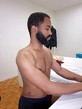 Snapshot of kevi_cocks chatting on 09.21.25 kevi cocks online show from 09.21.25