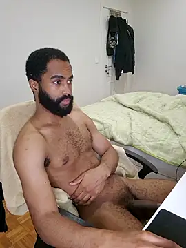 Snapshot of kevi_cocks chatting on 10.11.25 kevi cocks online show from 10.11.25