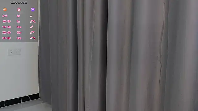 Lucky-xiuxiu online show from 10.21.25