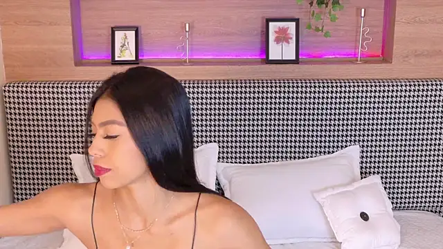 AbieHills online show from 03.20.25