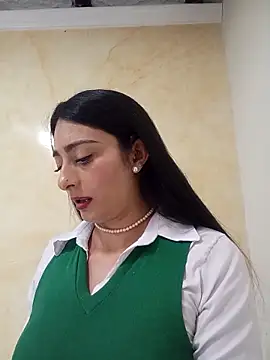 BELLA--26 online show from 01.15.25