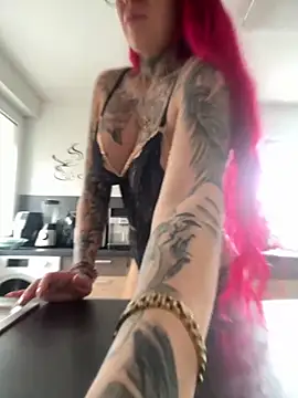 Mia-Fuchs online show from 02.02.26