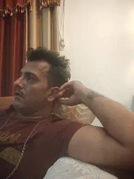 Snapshot of MAGNETICDADDY8 chatting on 10.11.25 MAGNETICDADDY8 online show from 10.11.25