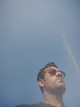 Snapshot of MAGNETICDADDY8 chatting on 10.29.25 MAGNETICDADDY8 online show from 10.29.25