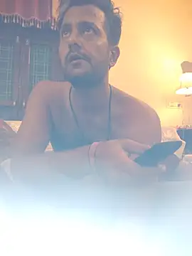 Snapshot of MAGNETICDADDY8 chatting on 11.01.25 MAGNETICDADDY8 online show from 11.01.25