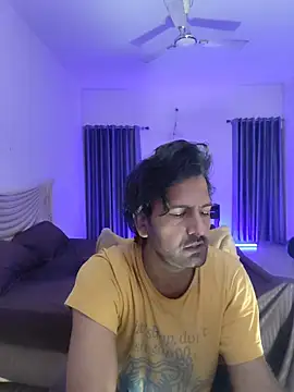 Snapshot of MAGNETICDADDY8 chatting on 03.25.26 MAGNETICDADDY8 online show from 03.25.26