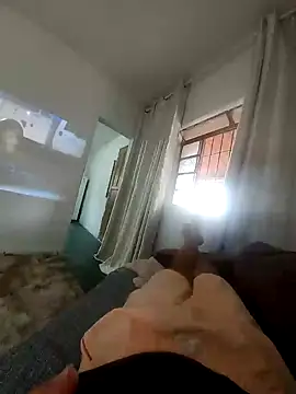 Snapshot of manterei2 chatting on 10.29.25 manterei2 online show from 10.29.25